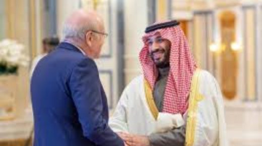 أكد محمد بن سلمان ولي العهد على حرص المملكة لأمن واستقرار دولة لبنان