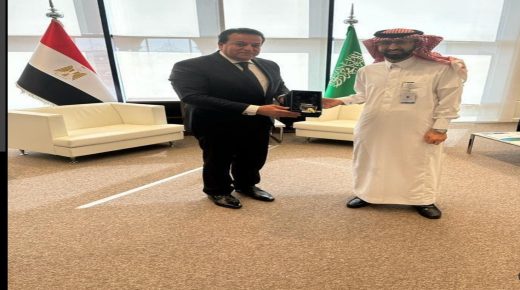 يتفقد عبد الغفار مركز القيادة بوزارة الصحة بالممكة العربية السعودية وهيئة الدواء والغذاء